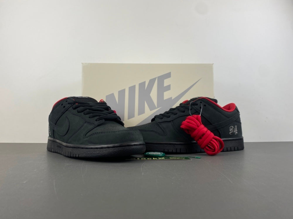 Supreme x Nike SB Dunk Low “Black/Red”