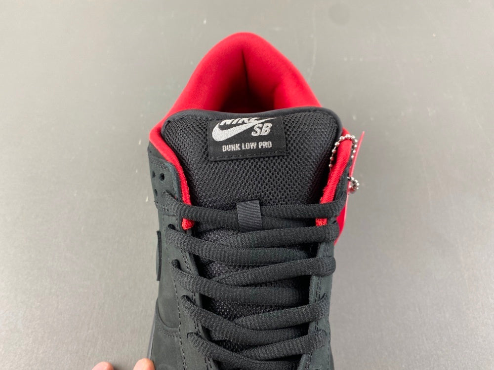 Supreme x Nike SB Dunk Low “Black/Red”